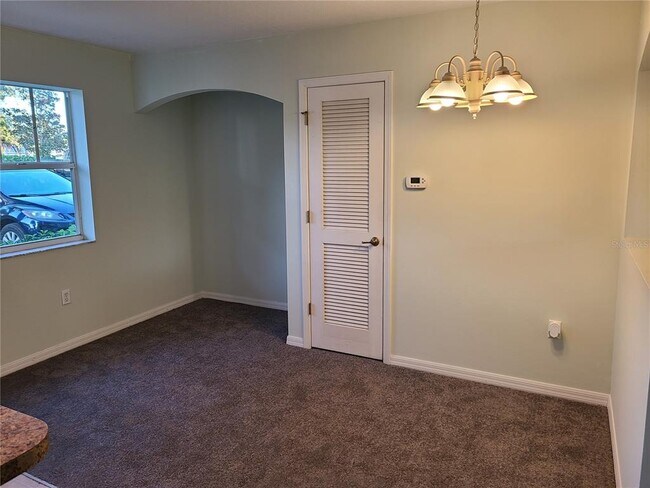 Foto del edificio - 6750 Moonglow Dr