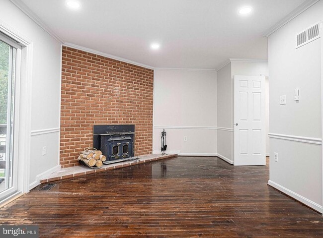 Foto del edificio - 910 Candlelight Ct