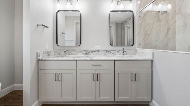 Foto del edificio - 577 Dowling Cir