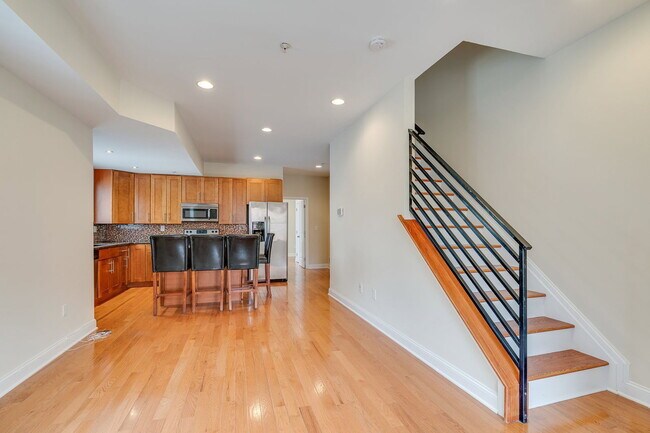 Building Photo - 917 S 18th St