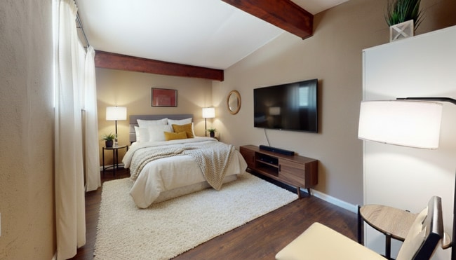 Building Photo - 15395 Lake Arthur Rd