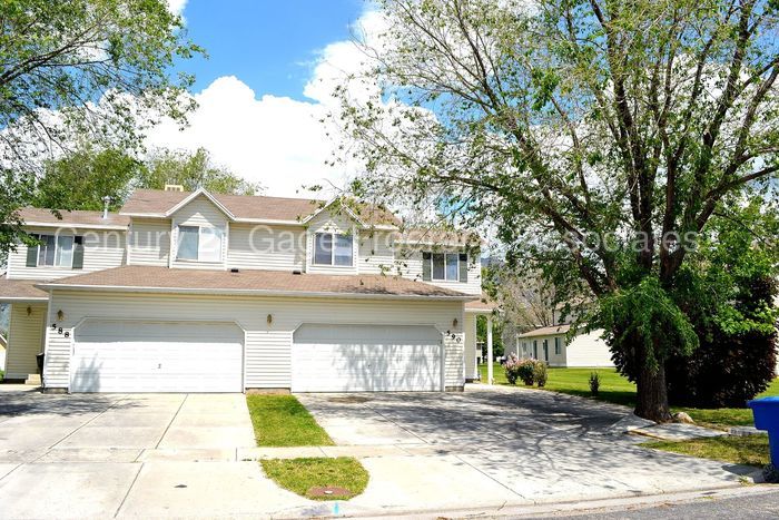 Foto principal - 590 S Century Dr