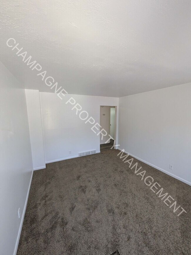 Foto del edificio - 701/703 Deweese St