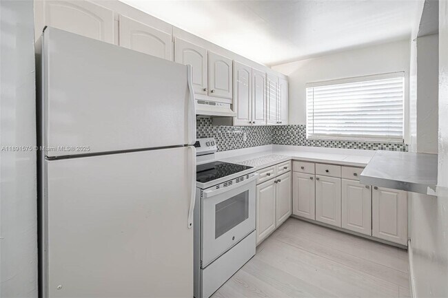 Foto del edificio - 2025 Miami Rd