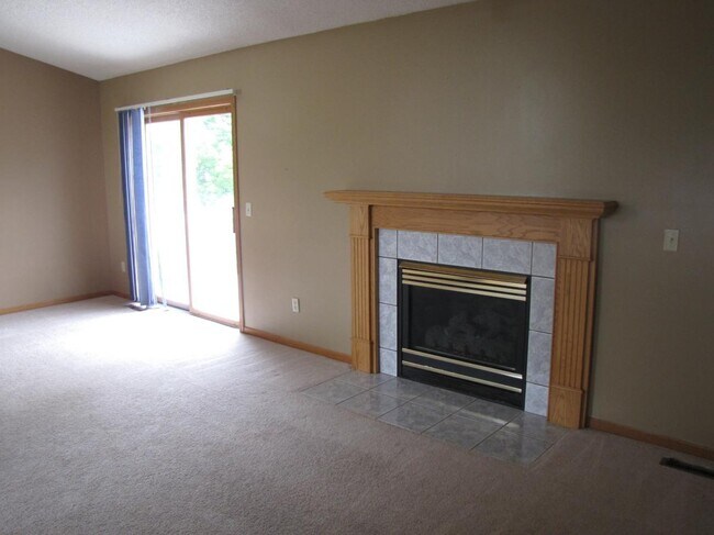 Foto del edificio - 4Bd*2Ba House in Farmington/Lakeville/AV Area! Avail. May 1st.