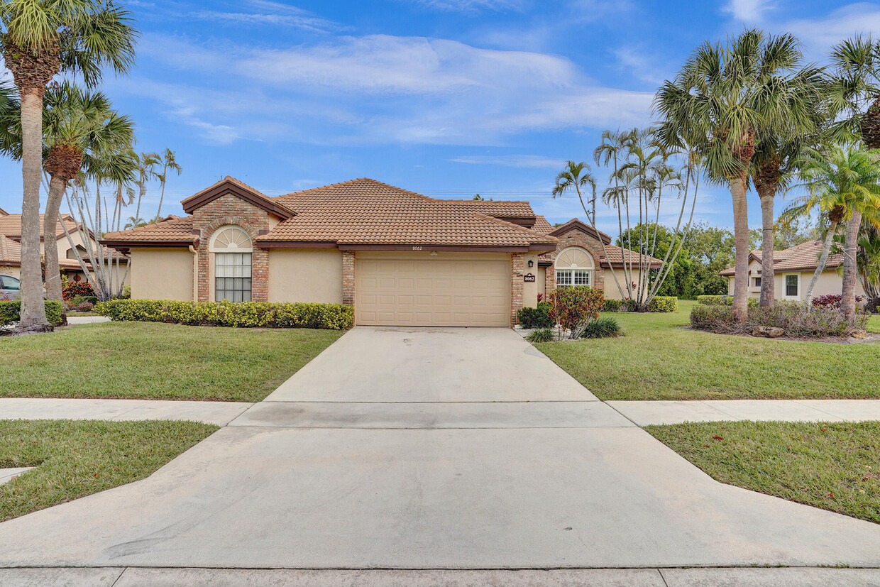 Primary Photo - 8062 Cassia Dr