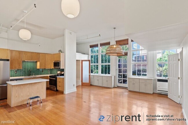 Building Photo - 3 br, 1 bath Condo - 3239 Kempton Avenue, ...