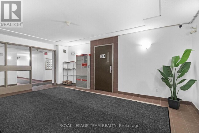 Building Photo - 270 Brittany Dr