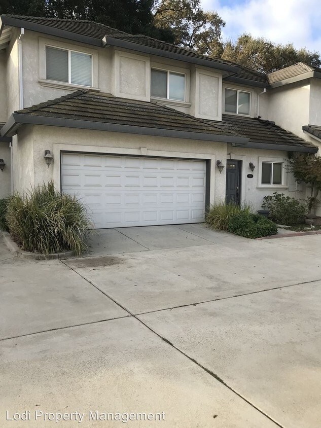Primary Photo - 3 br, 2.5 bath House - 1311 Lilac St