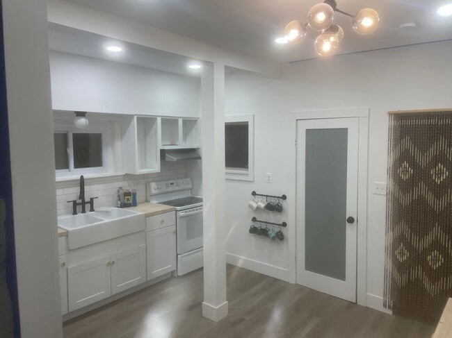 Building Photo - 1616 Vine St