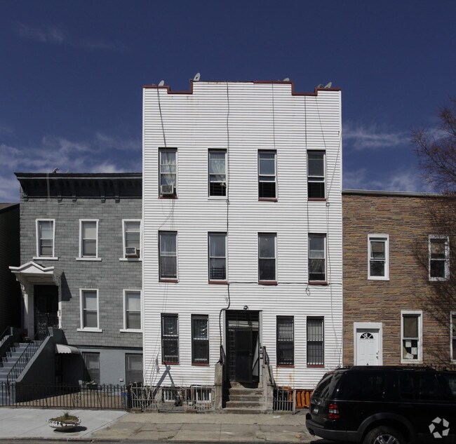 Building Photo - 205 Sumpter St