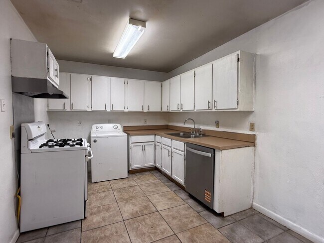 Foto del edificio - Room To Stretch