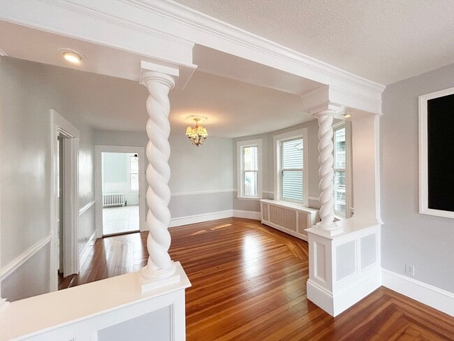 Foto del edificio - 80 Linden St