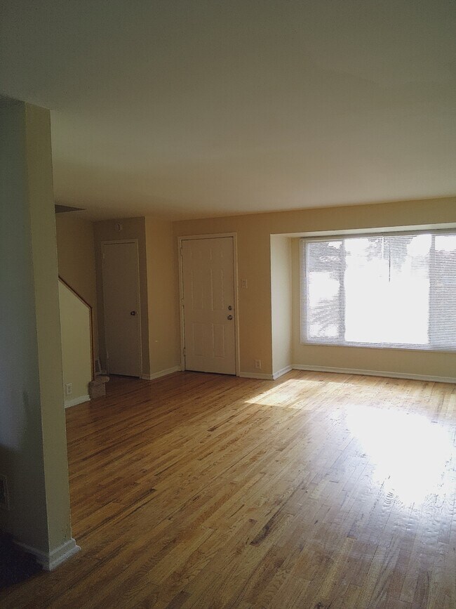 Foto del edificio - 21 Indianwood Blvd