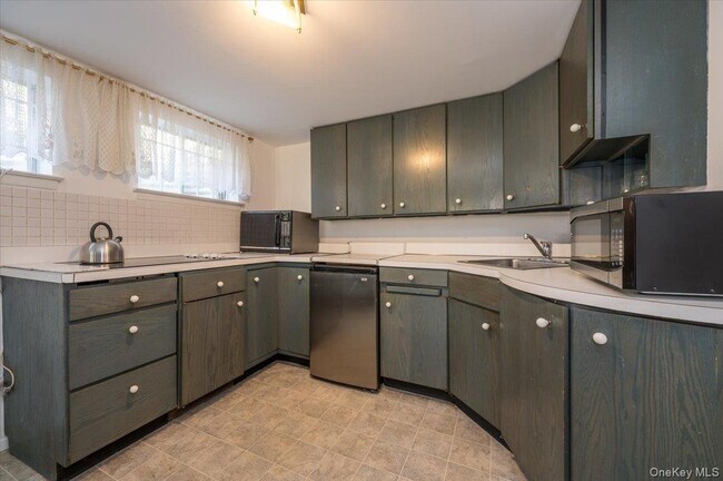 Foto del edificio - 67 Cliftwood Dr