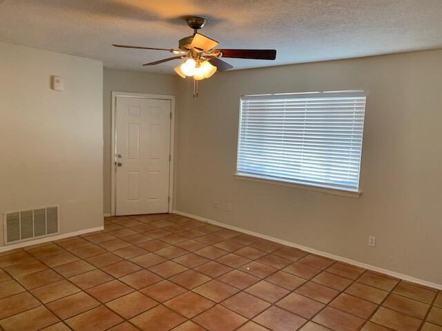 Building Photo - 4 Rainbow Rd