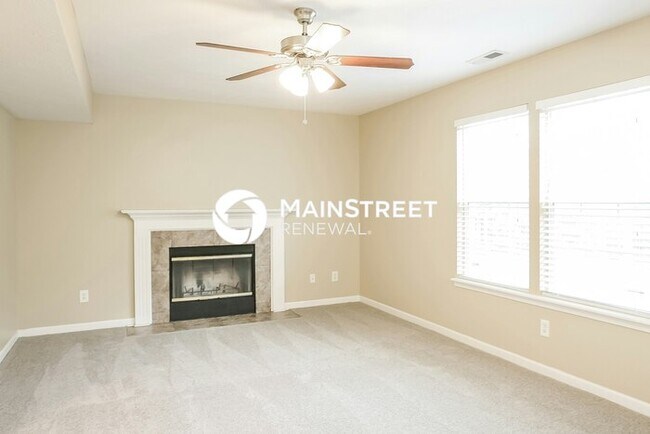 Foto del edificio - 4 Bedroom Pet-Friendly Home in Indianapolis, IN with Main Street Renewal