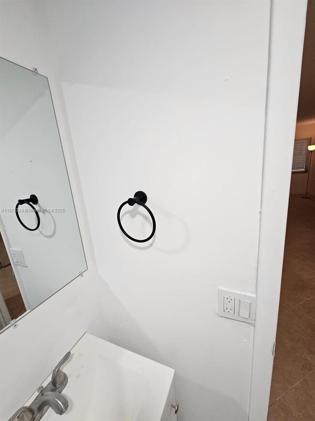 Foto del edificio - 1135 Euclid Ave