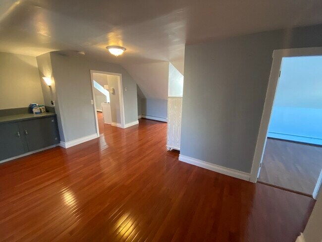 Building Photo - 12 Haffards St