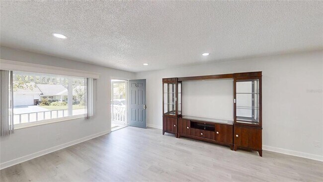 Building Photo - 8883 SW 94 Ln