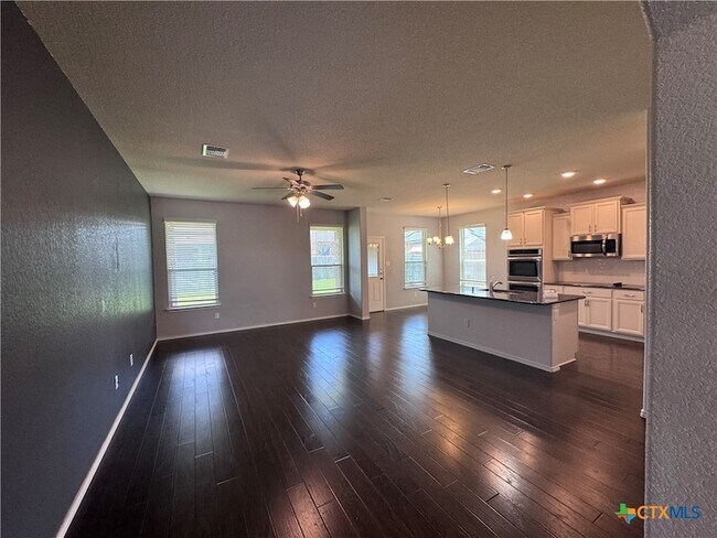 Foto del edificio - 1310 Stonewall Ridge