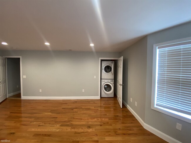 Building Photo - 3 br, 2 bath Duplex - 55 Verndale Avenue 2