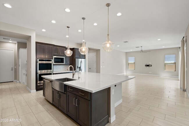 Building Photo - 3005 E Herrera Dr