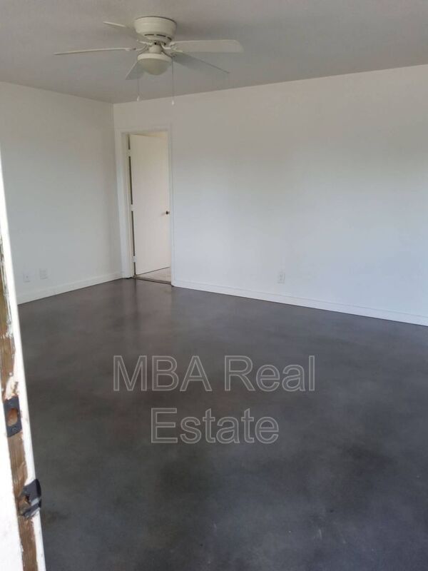 Foto del edificio - 915 W 17th Pl