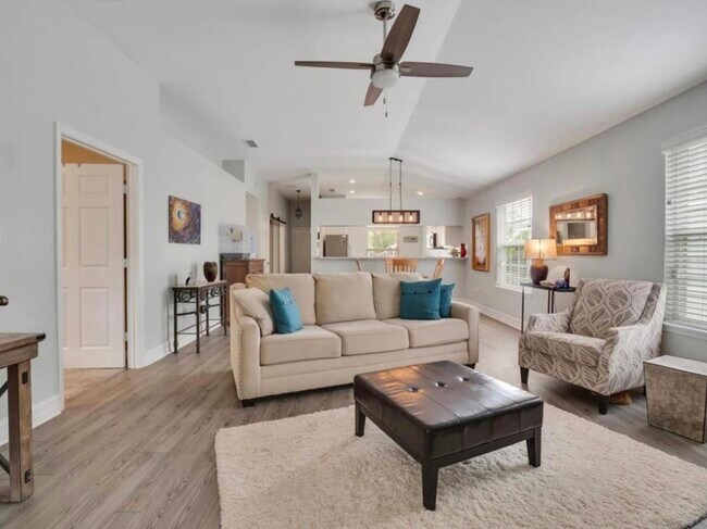 Foto del edificio - 9405 Windam Way