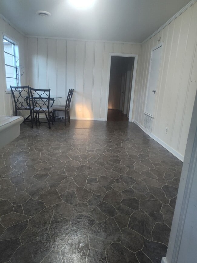 Foto del edificio - 665 Heather Ln