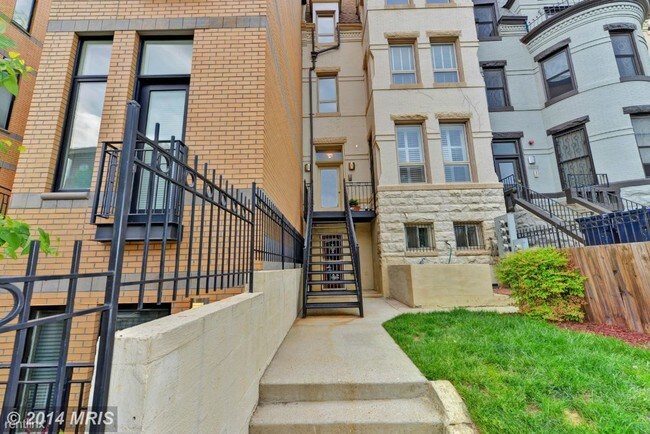 Foto del edificio - 2 br, 2 bath Condo - 1305 Clifton Street NW