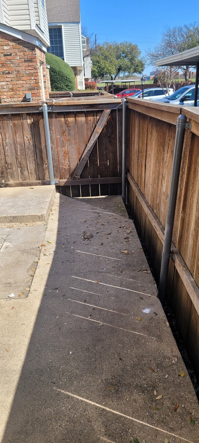 Building Photo - 12921 Abrams Rd