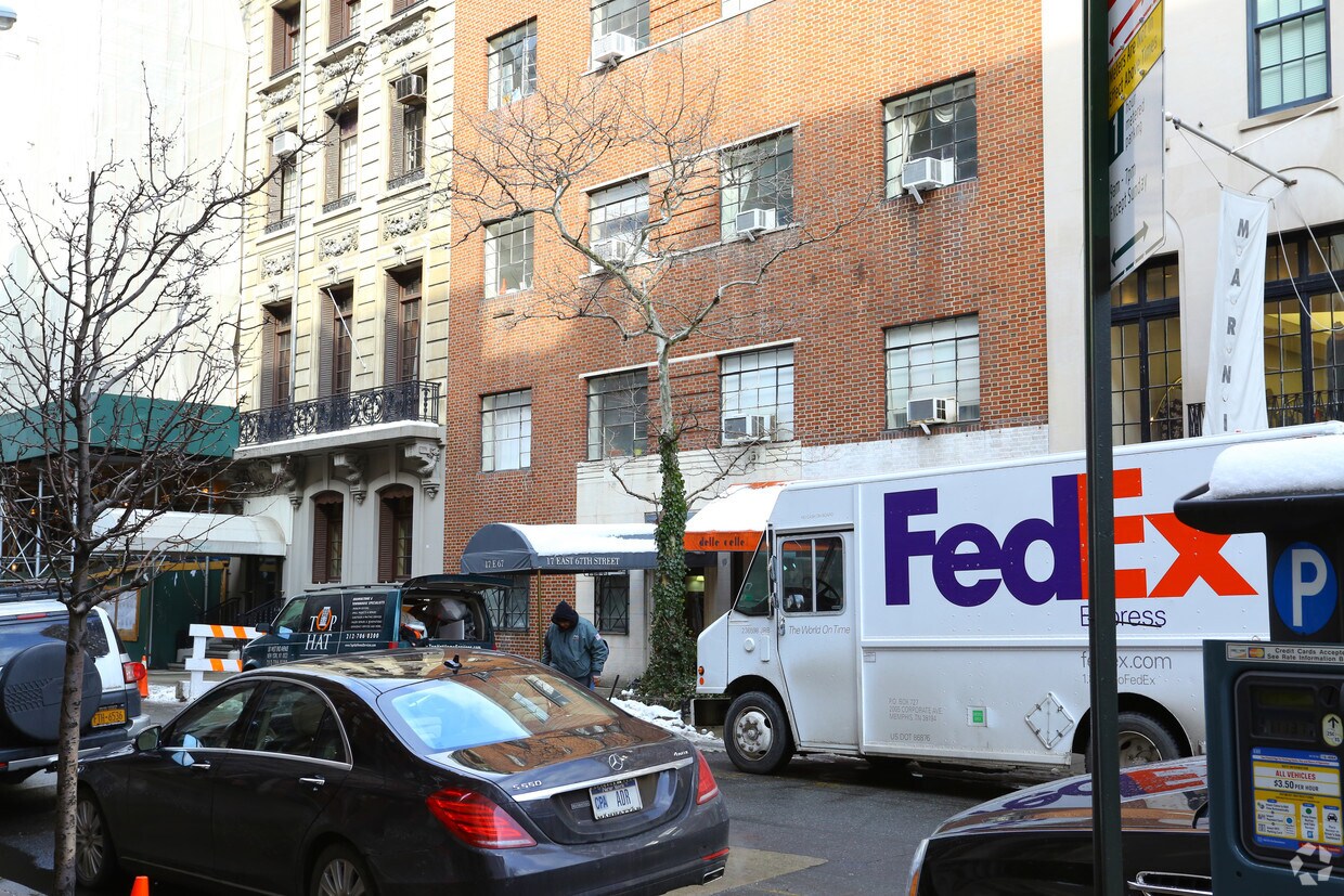 Foto del edificio - 17 E 67th St
