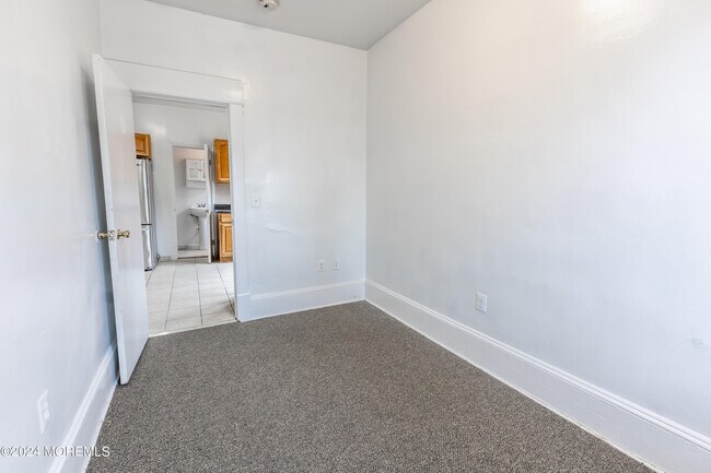 Building Photo - 720 Cortlandt St