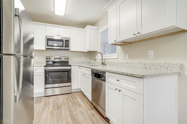 Building Photo - 2839 Allegro Dr NW