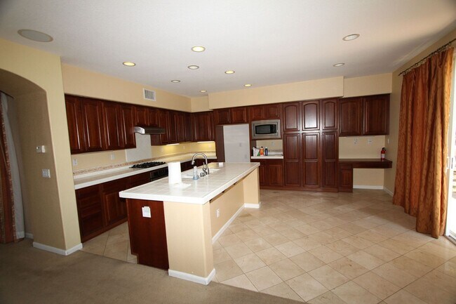 Building Photo - EDEN SHORES SPACIOUS DESIRABLE HOME AVAILA...
