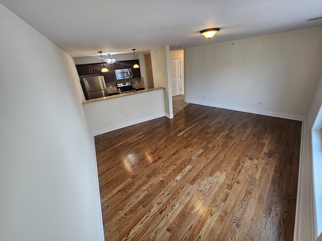 Building Photo - 115Bruen