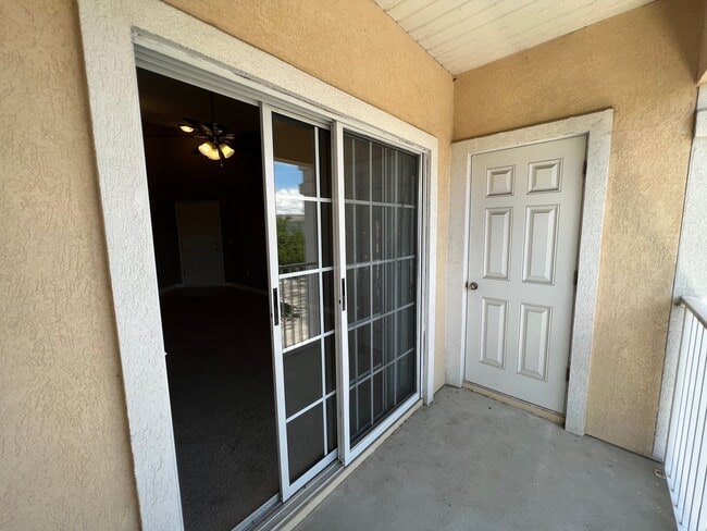 Building Photo - Charming 2-Bedroom Condo in Summer Key – S...