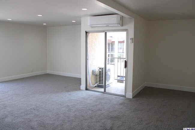 Building Photo - 409 Burchett St