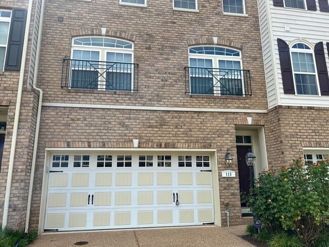 Building Photo - 113 Siena Ln