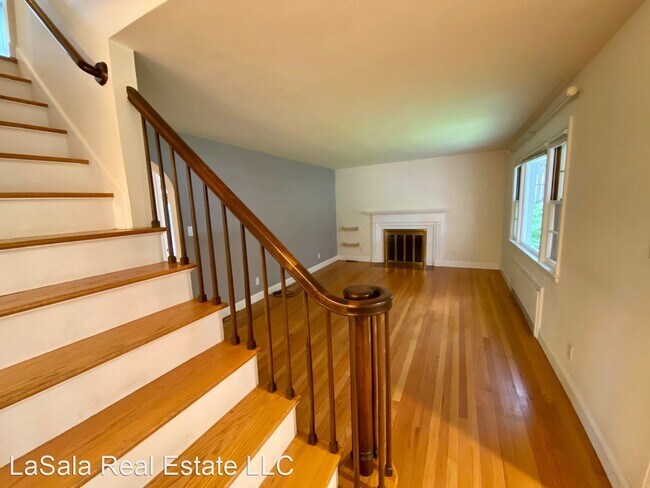 Building Photo - 3 br, 1.5 bath House - 46 Lawler Road