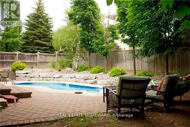 Building Photo - 13 Fawn Crescent