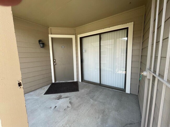 Building Photo - 6701 Sands Point Dr