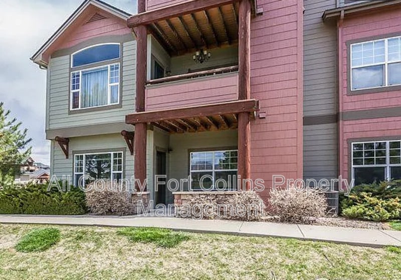Primary Photo - 5220 Boardwalk Dr