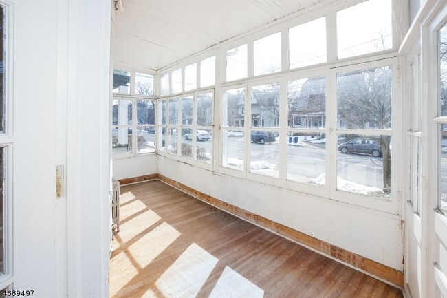 Building Photo - 147 Claremont Ave
