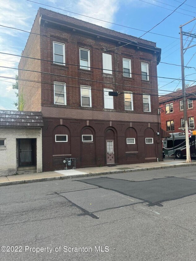 152 S Washington St Unit 6, WilkesBarre, PA 18701 Room for Rent in