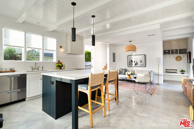 Building Photo - 16017 Ysidro Pl