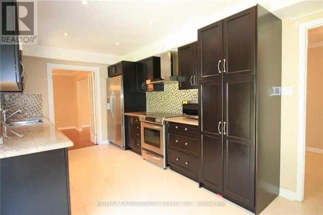 Building Photo - 106 Abbeywood Trail