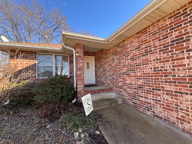 Building Photo - 1736 S 10th Ave