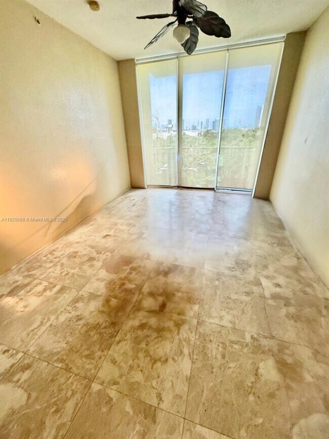 Foto del edificio - 1350 NW 8th Ct